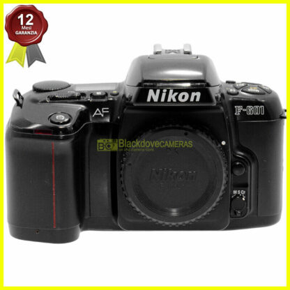 Nikon F601 fotocamera reflex autofocus a pellicola usata. F-601 black body.